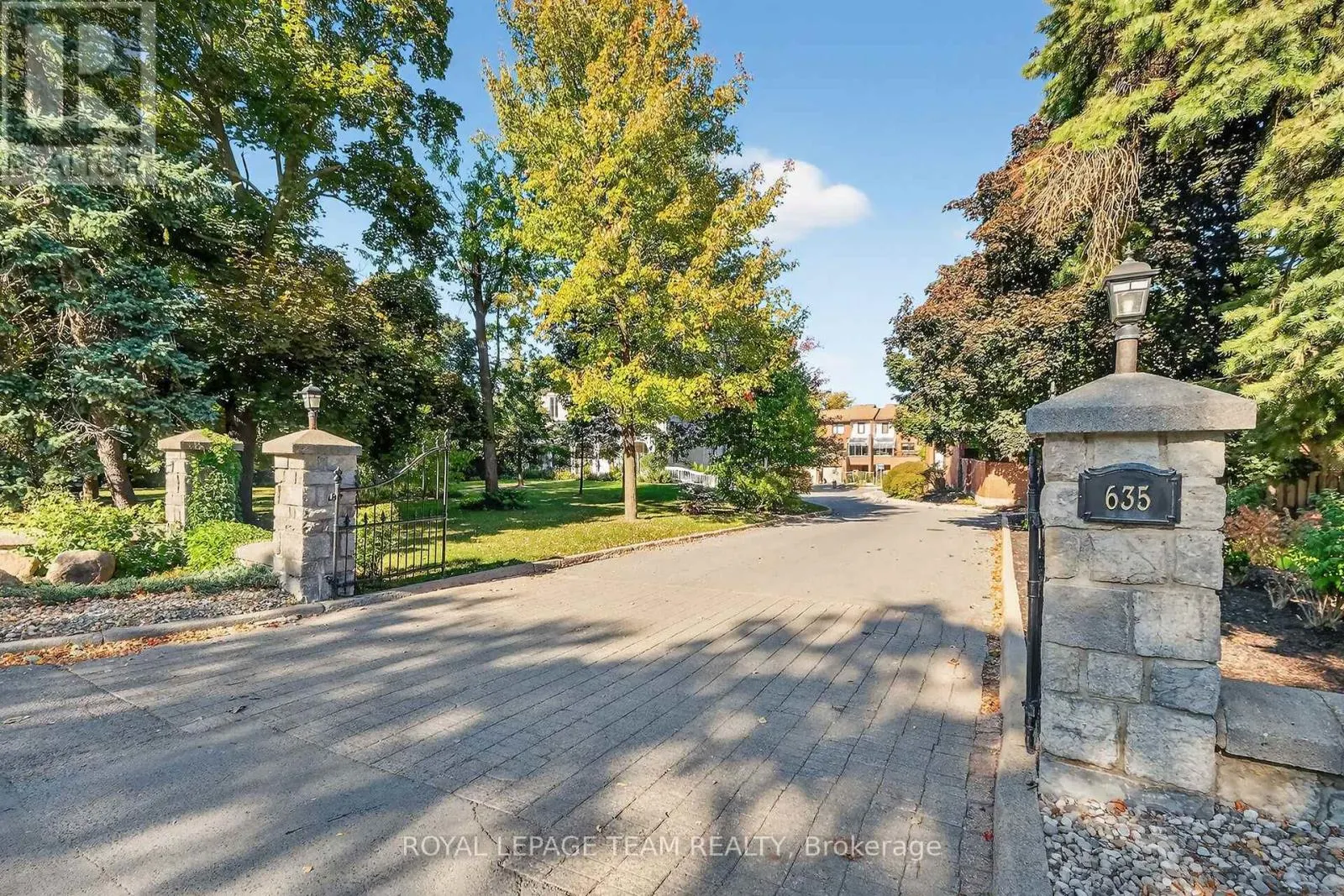 6 - 635 RICHMOND ROAD