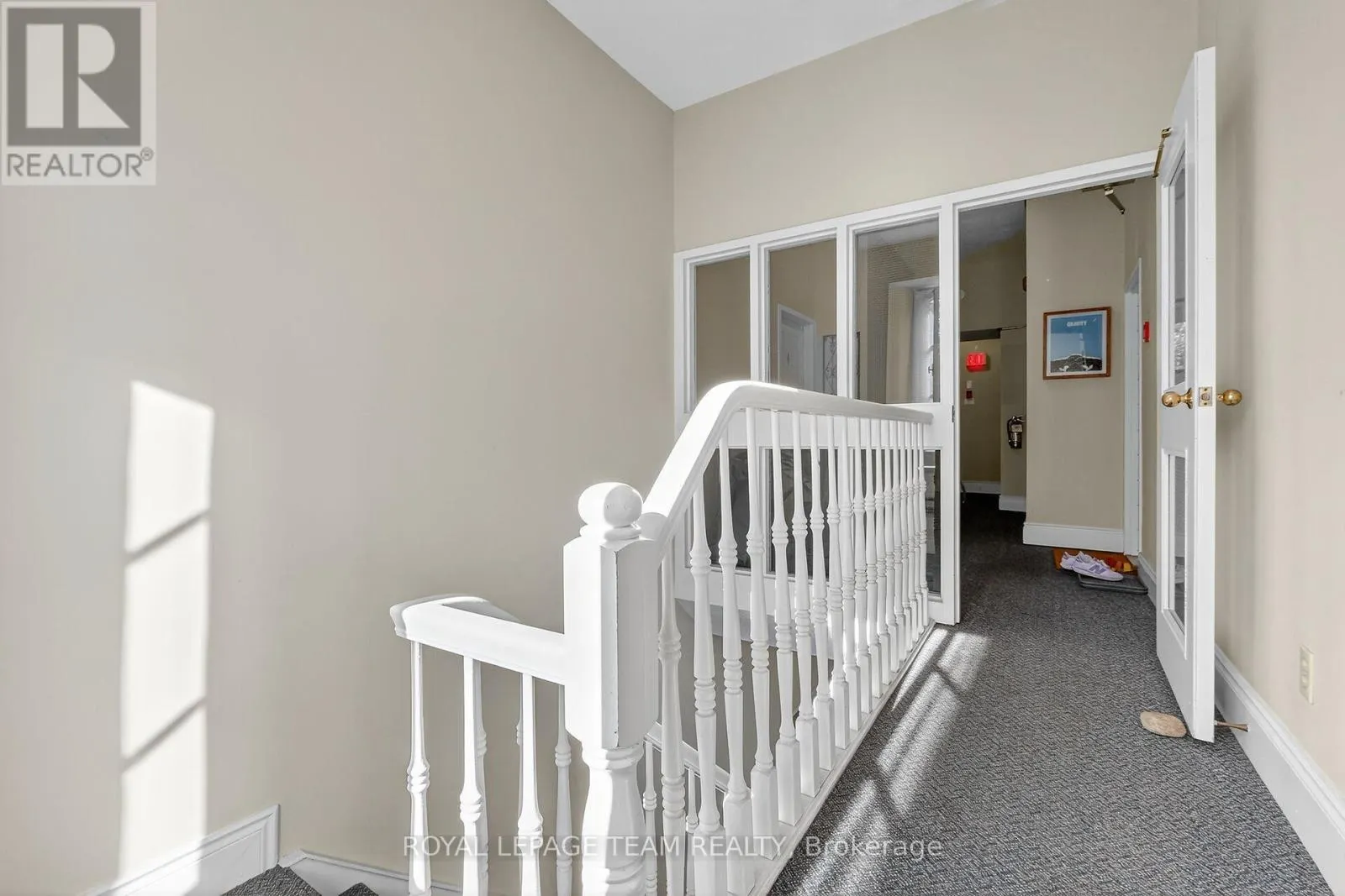 6 - 635 RICHMOND ROAD