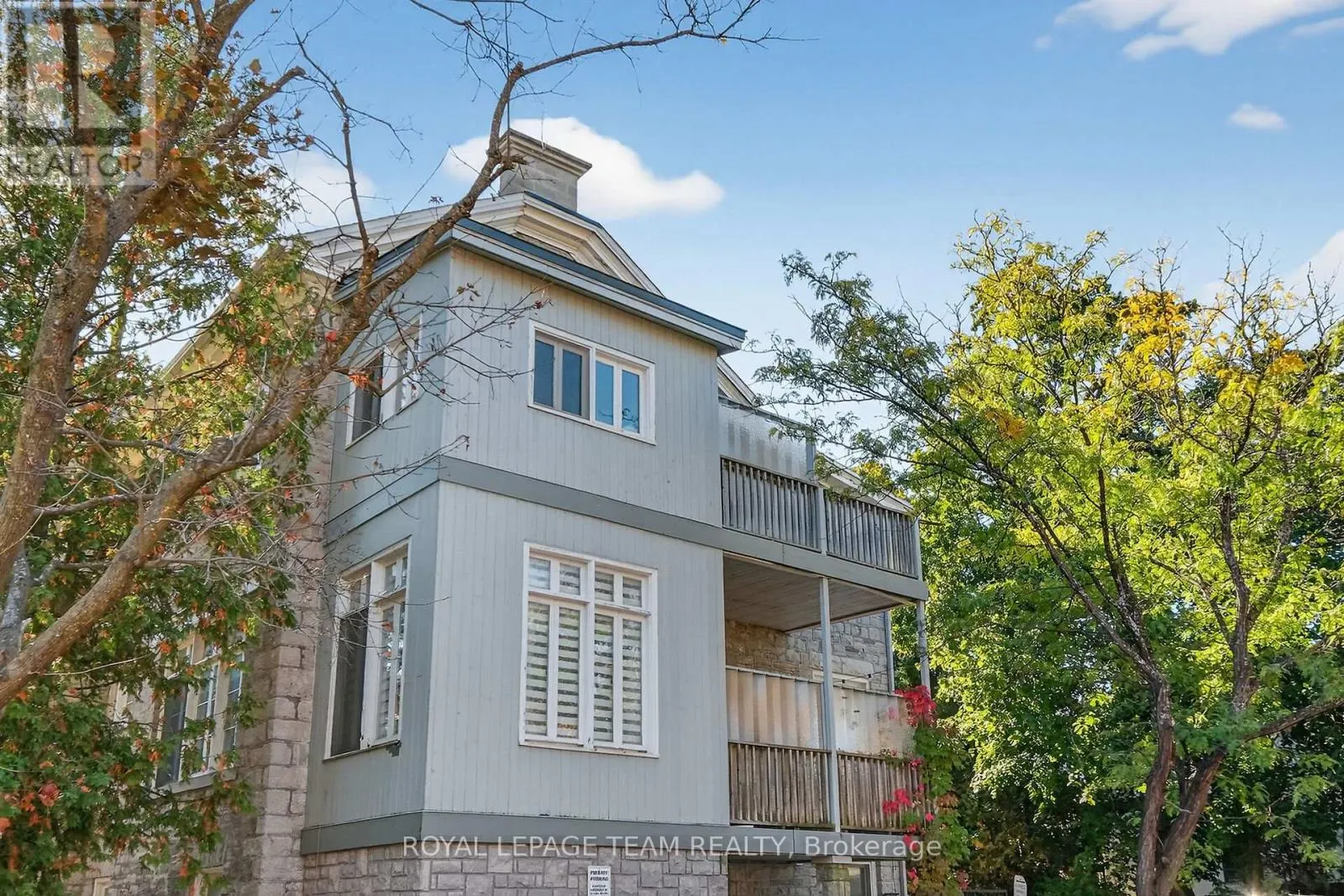 6 - 635 RICHMOND ROAD