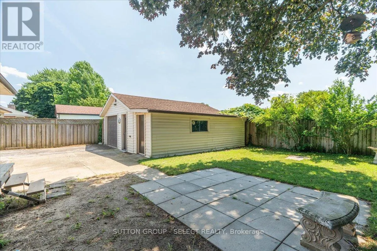 1697 MOFFATT AVENUE