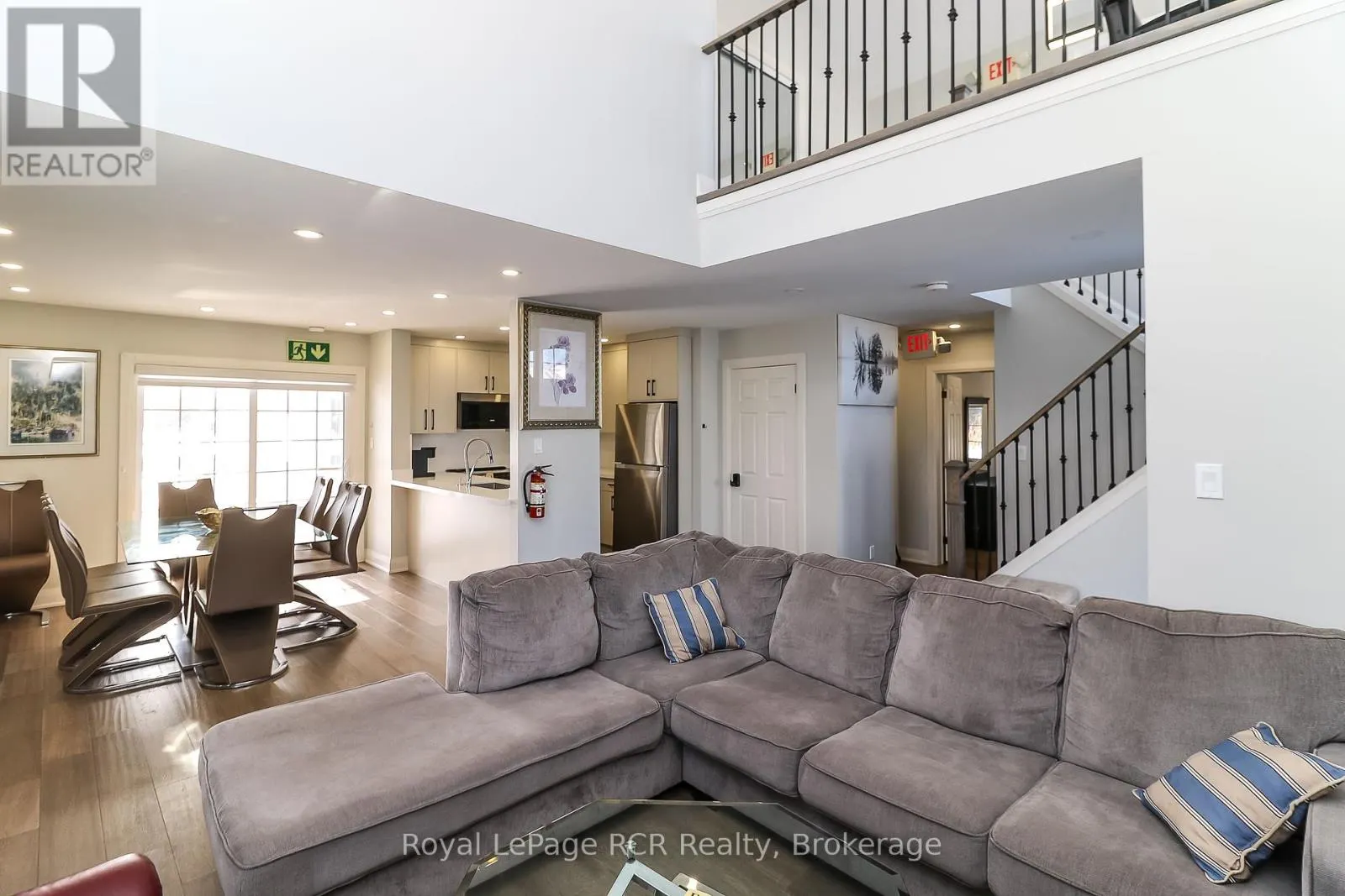 22 - 162 SETTLERS WAY, #22