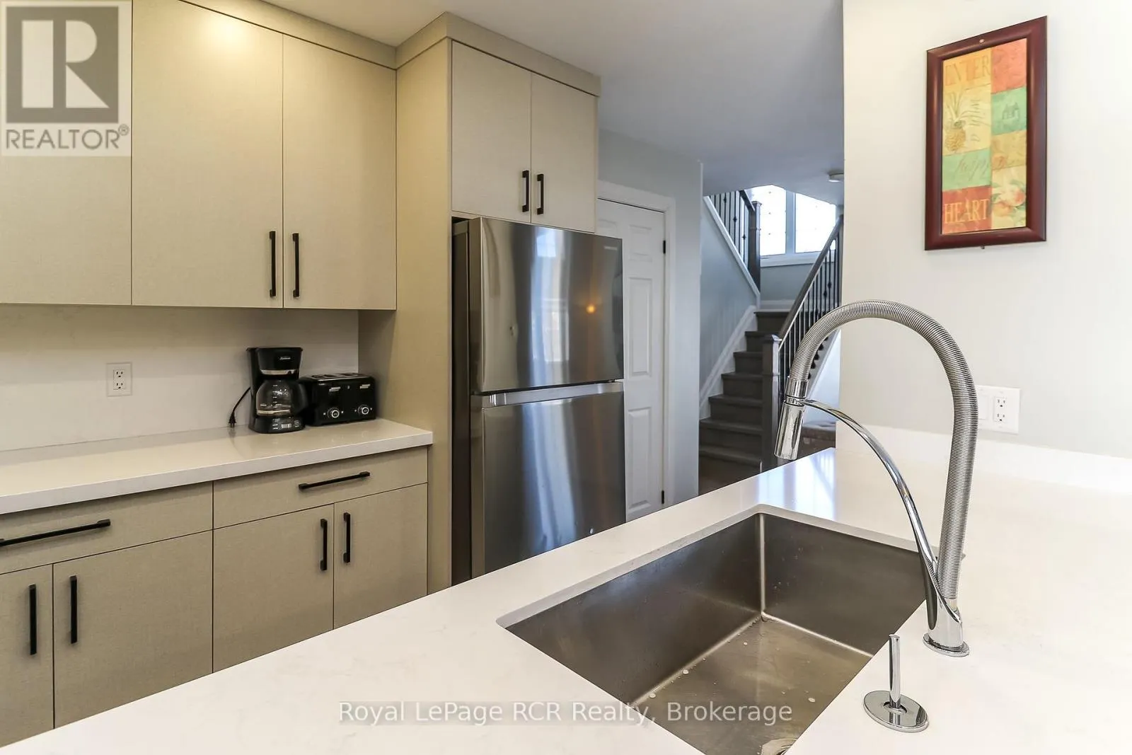 22 - 162 SETTLERS WAY, #22