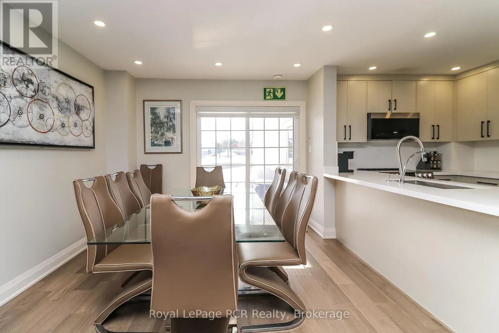 22 - 162 SETTLERS WAY, #22