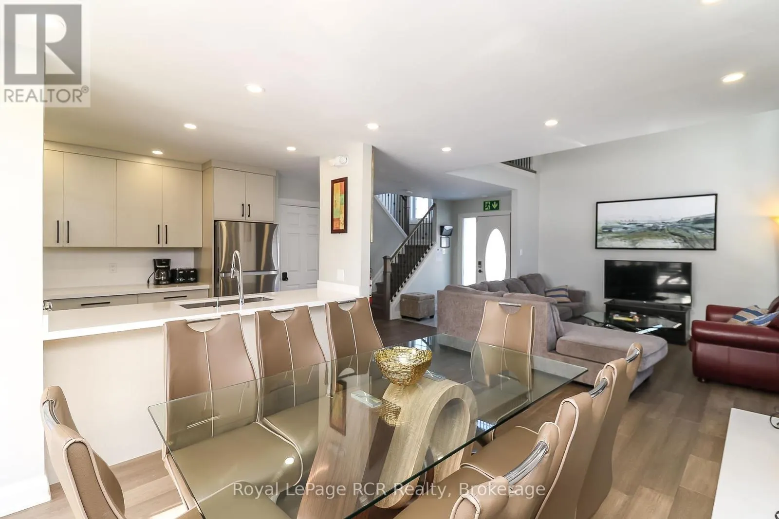22 - 162 SETTLERS WAY, #22