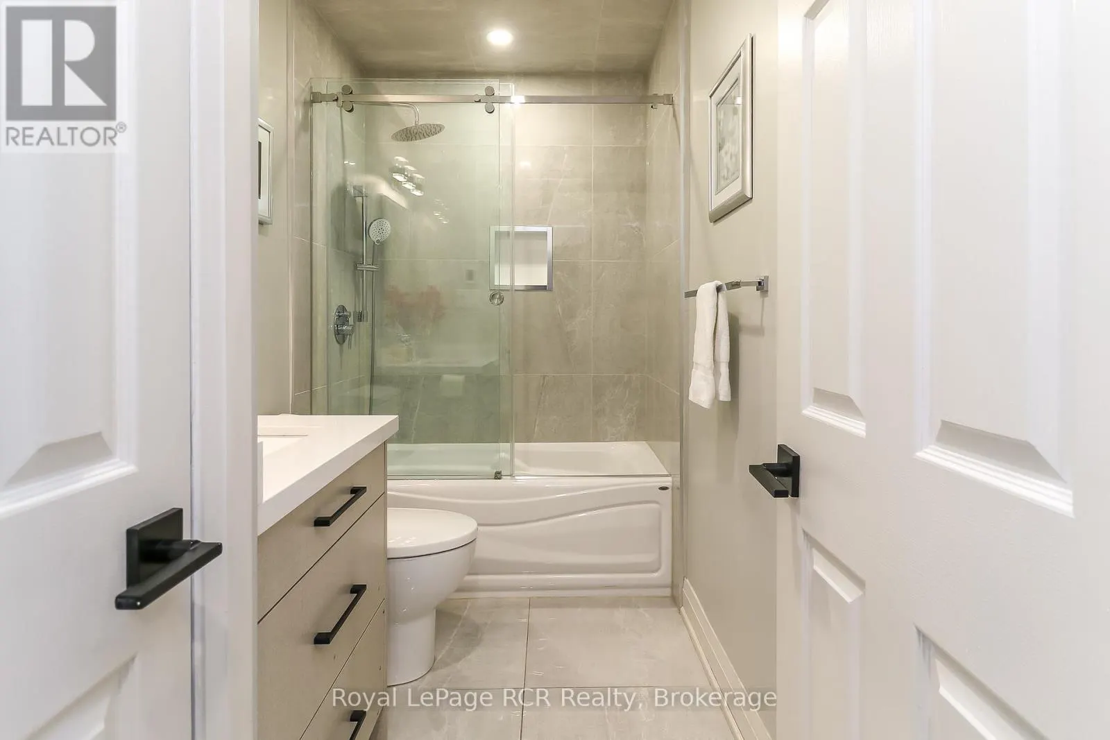 22 - 162 SETTLERS WAY, #22