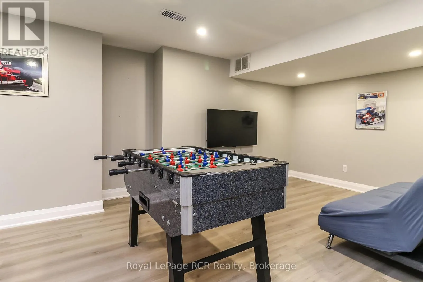 22 - 162 SETTLERS WAY, #22