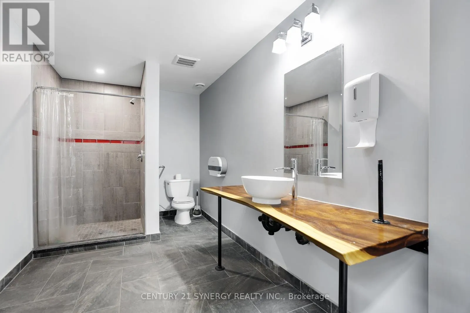 UNIT 2 - 42 UNION STREET