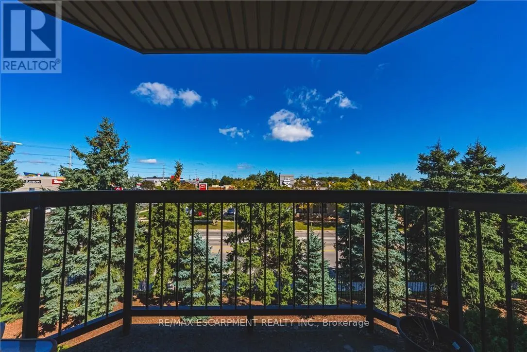 308 - 990 GOLF LINKS ROAD