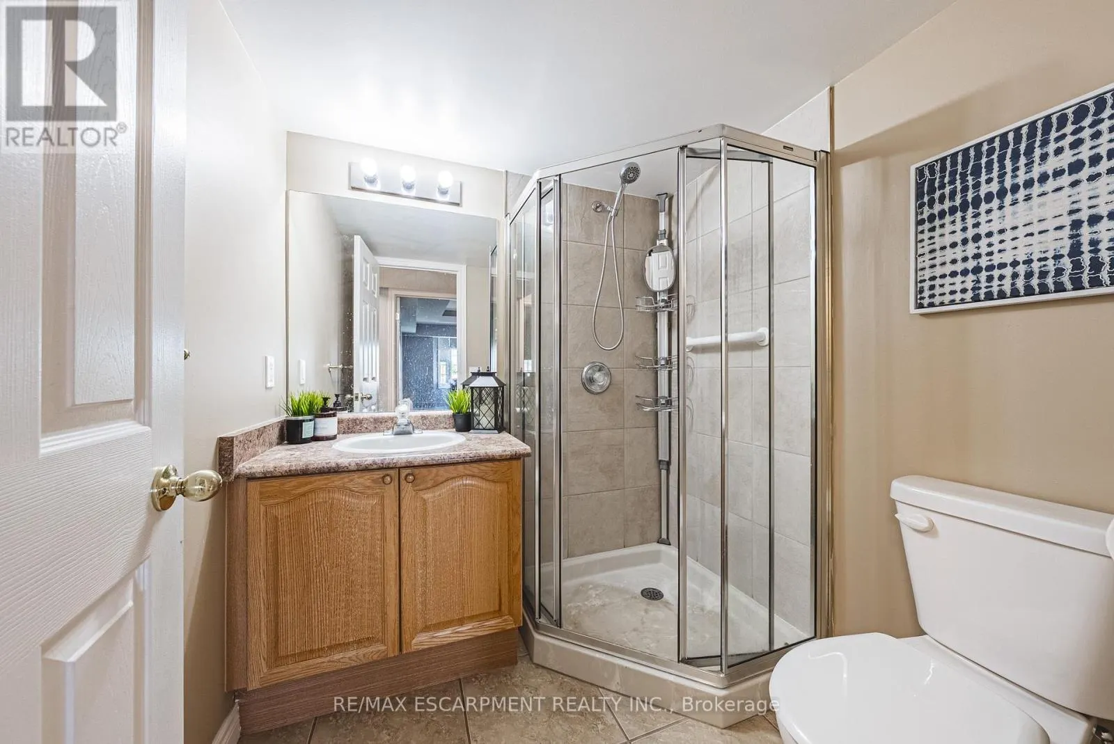 308 - 990 GOLF LINKS ROAD