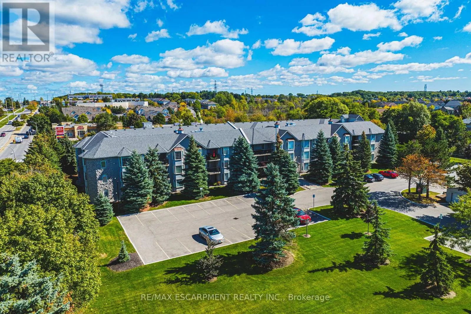 308 - 990 GOLF LINKS ROAD