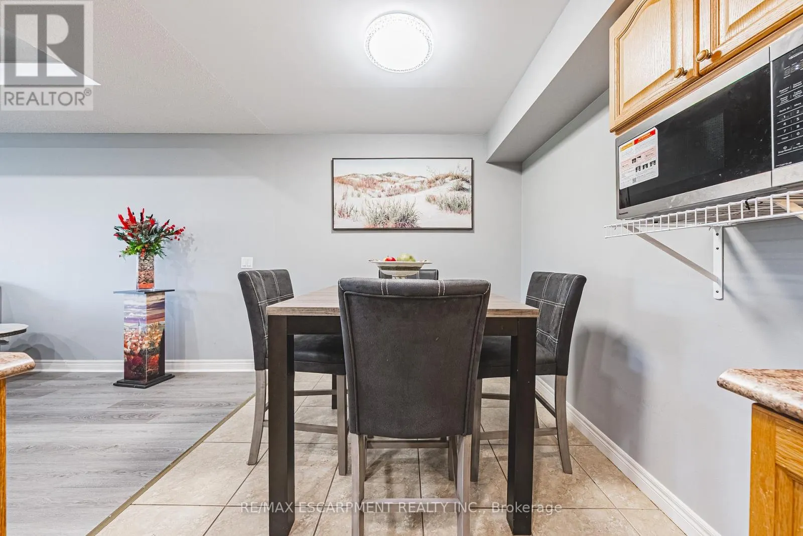 308 - 990 GOLF LINKS ROAD