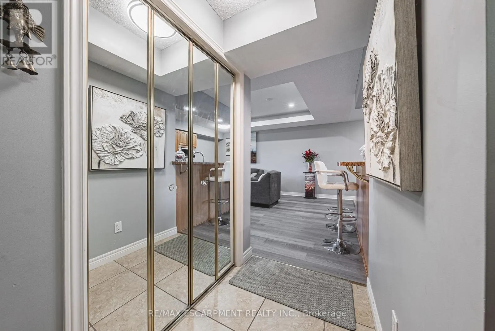 308 - 990 GOLF LINKS ROAD