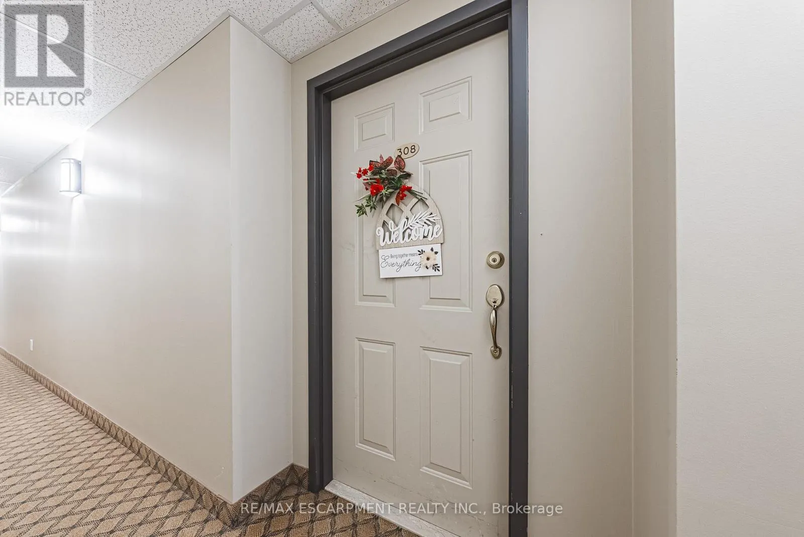 308 - 990 GOLF LINKS ROAD