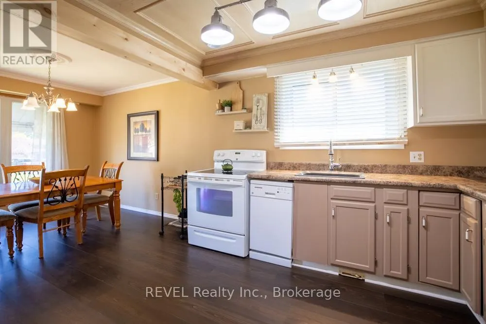 43 TRELAWN PARKWAY