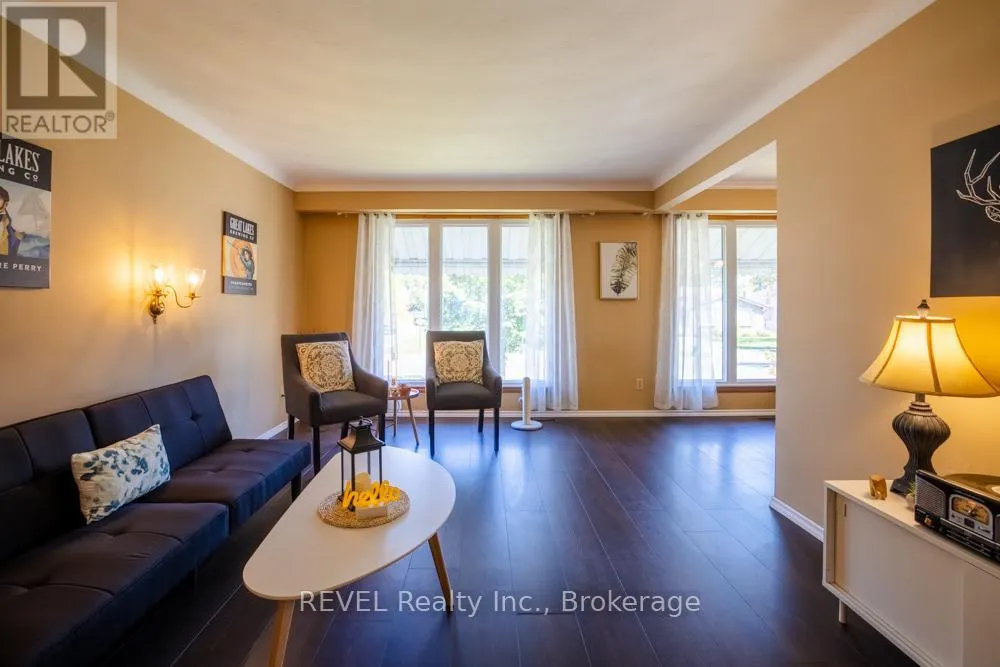 43 TRELAWN PARKWAY