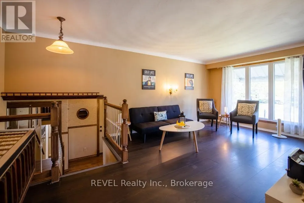 43 TRELAWN PARKWAY