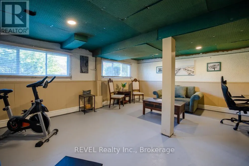 43 TRELAWN PARKWAY