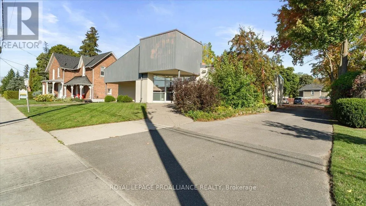 27 DOXSEE AVENUE N