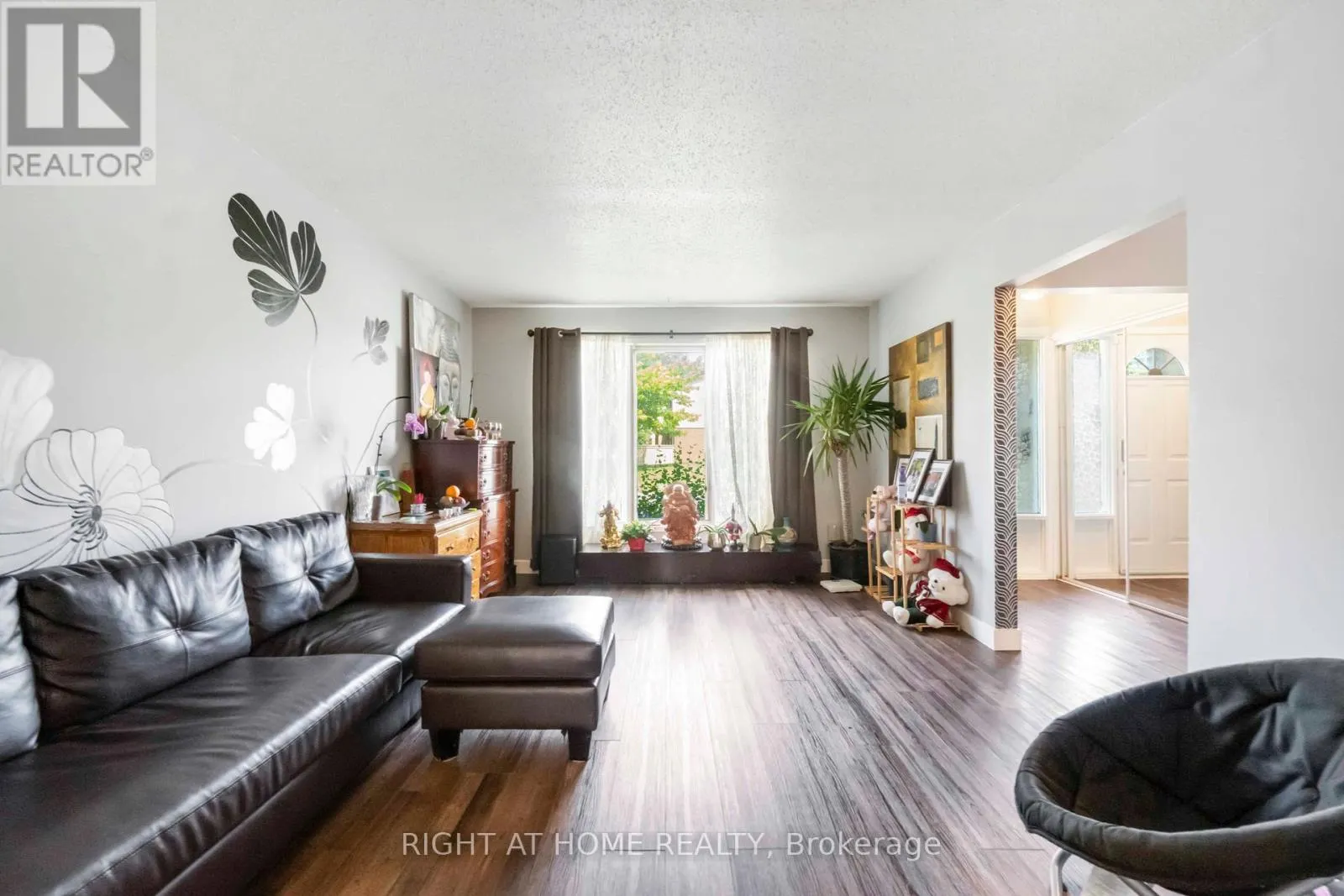 3 - 21 MIDLAND CRESCENT