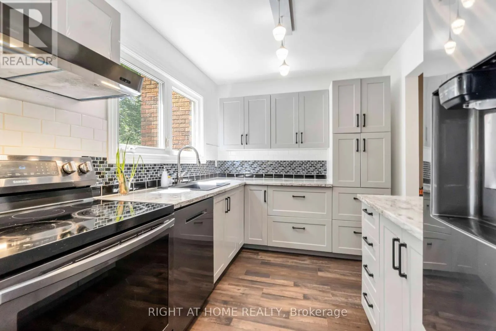 3 - 21 MIDLAND CRESCENT
