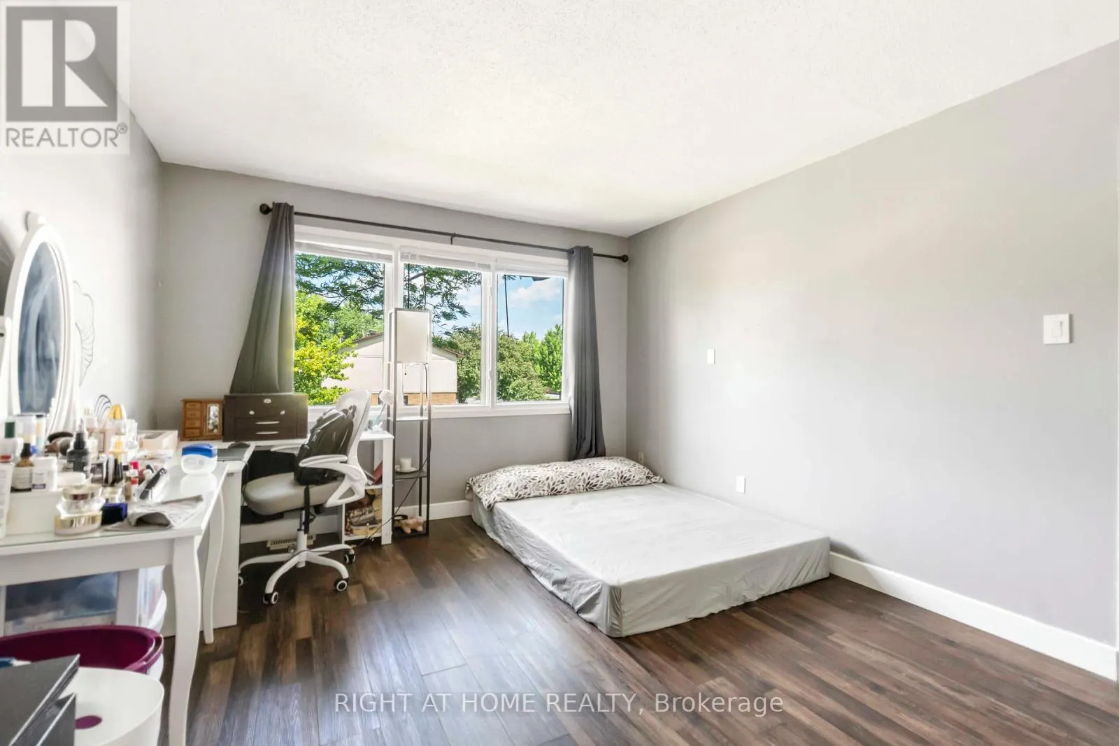 3 - 21 MIDLAND CRESCENT
