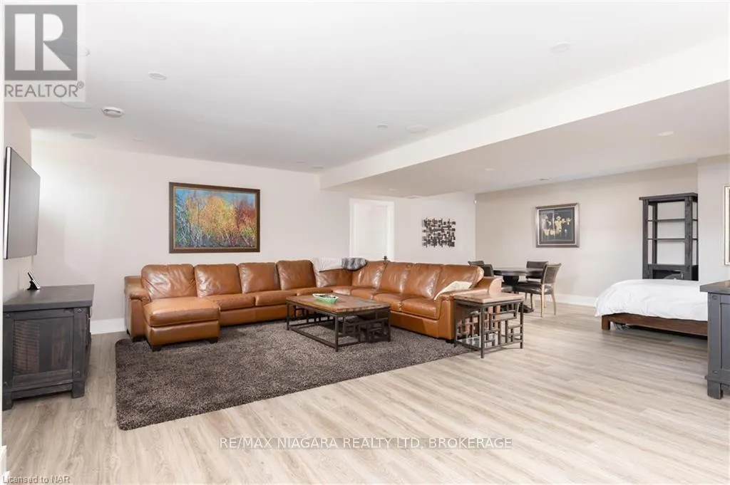 32 BRECKENRIDGE BOULEVARD