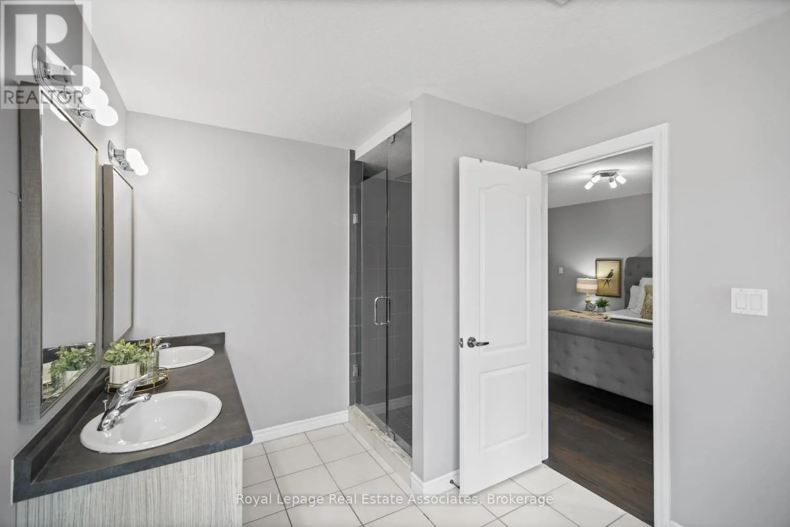 439 MOORLANDS CRESCENT