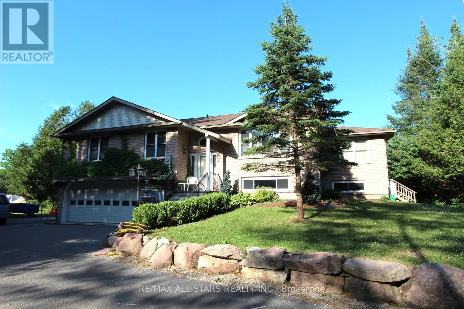 33 TATES BAY ROAD