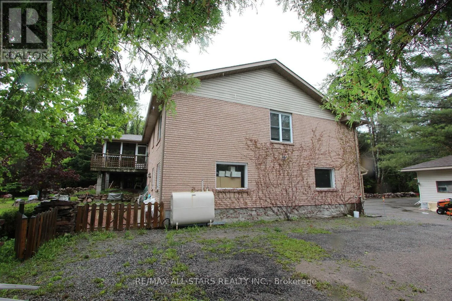 33 TATES BAY ROAD