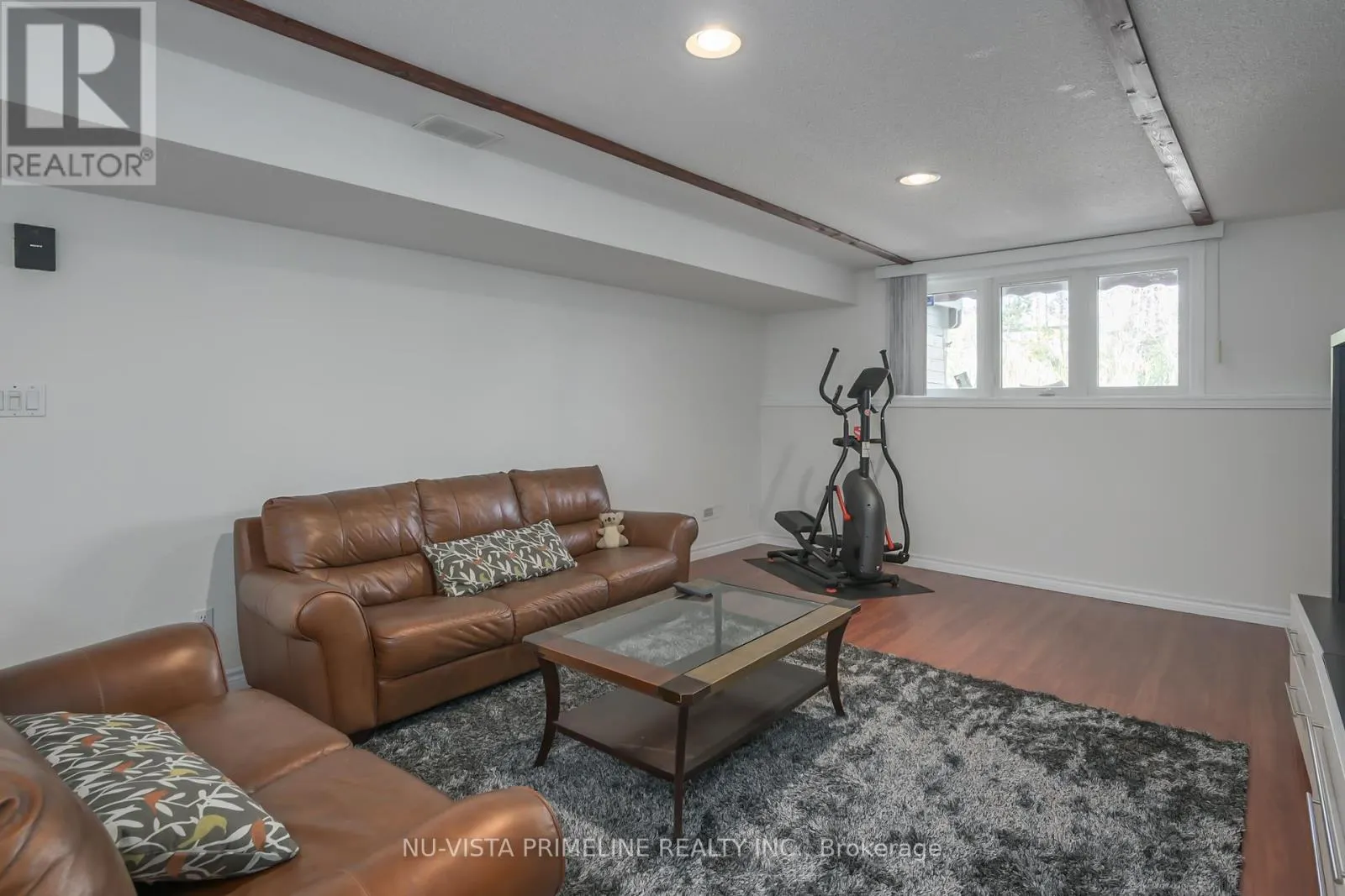1742 CREEKSIDE STREET