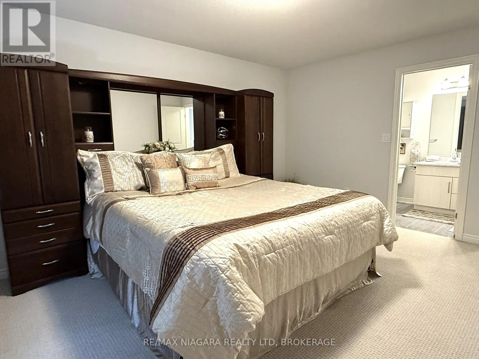 45 - 340 PROSPECT POINT ROAD N, #45