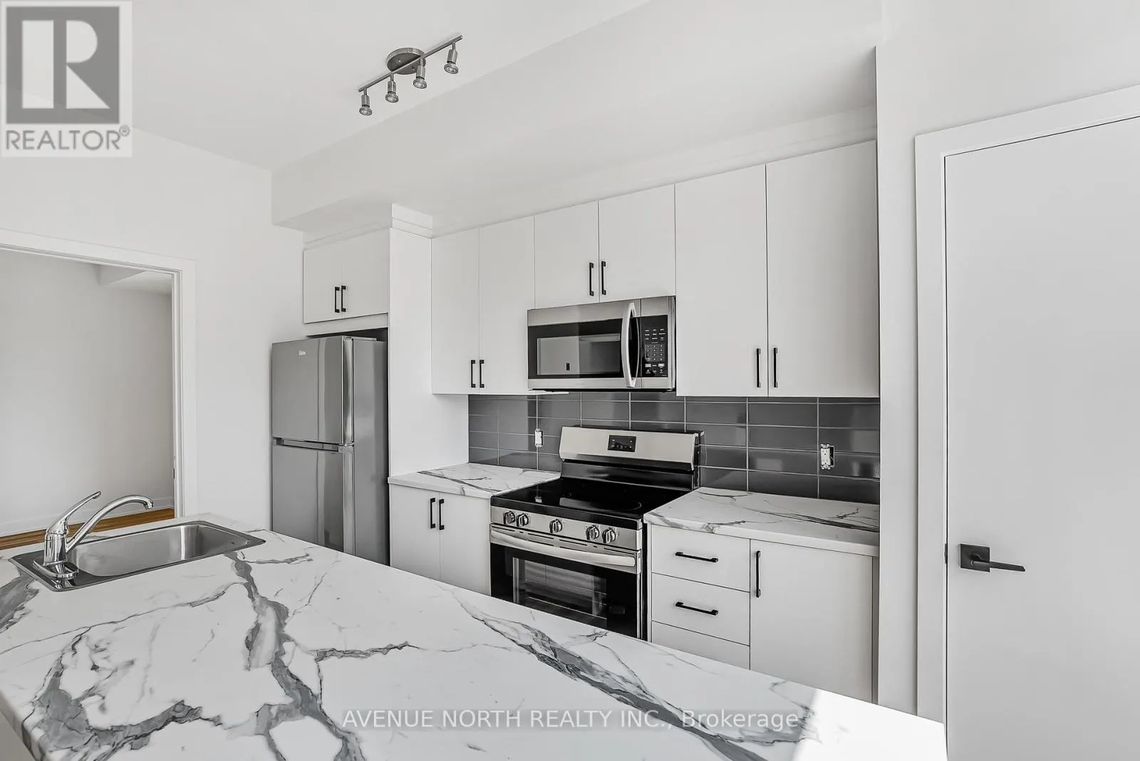 01 - 391 DIEPPE STREET