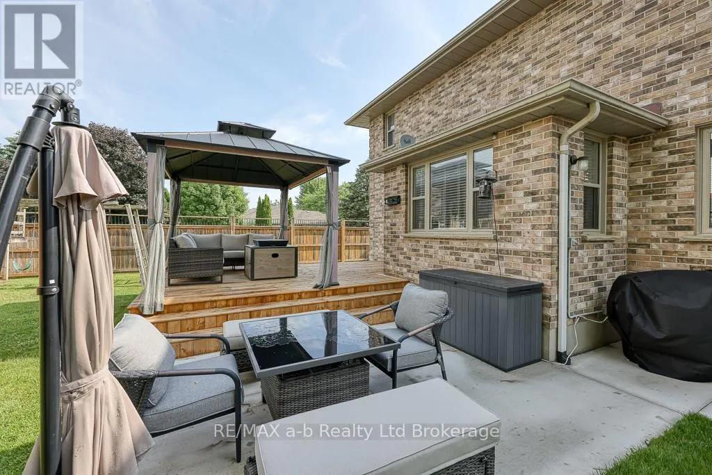 346 RIVERVIEW DRIVE