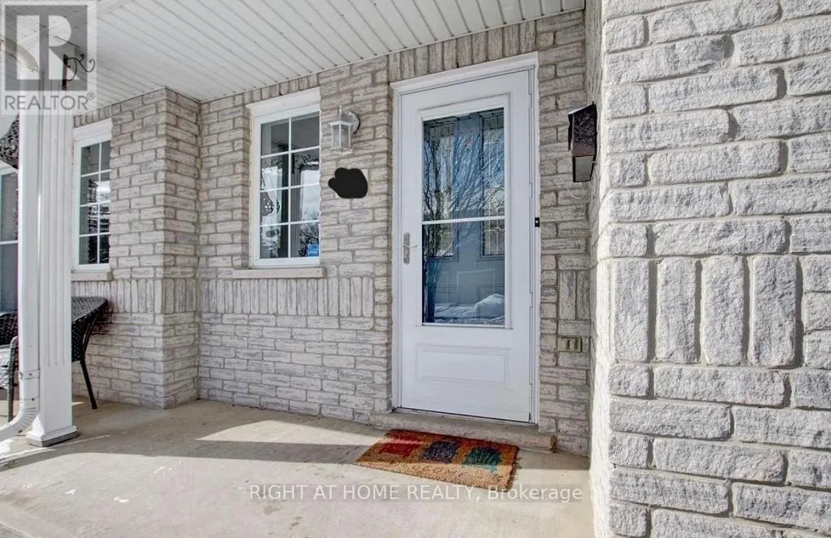 43 - 104 FRANCES AVENUE