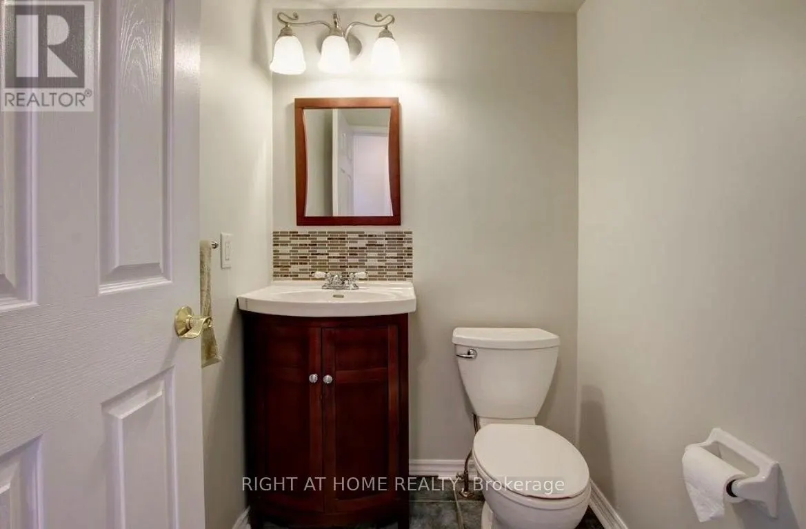 43 - 104 FRANCES AVENUE