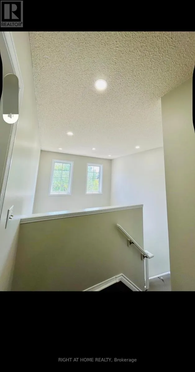 43 - 104 FRANCES AVENUE