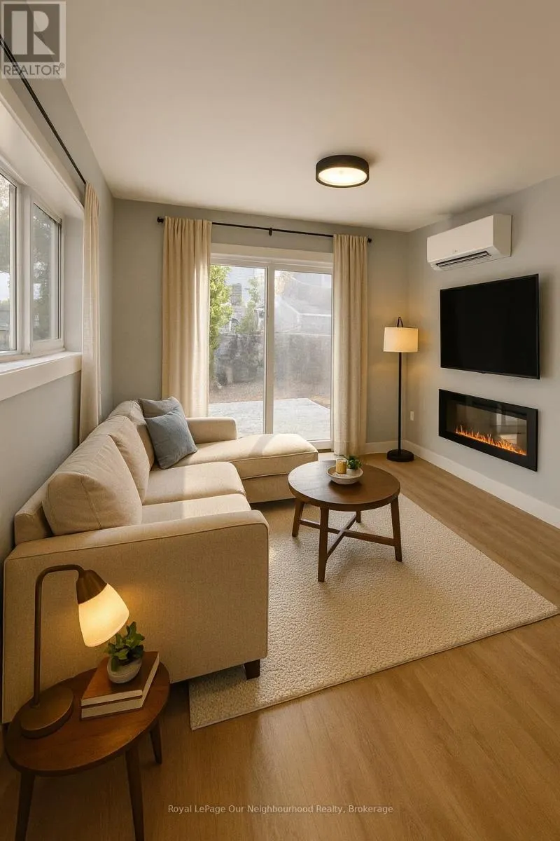 3 - 1123 TOWERHILL COURT, #3