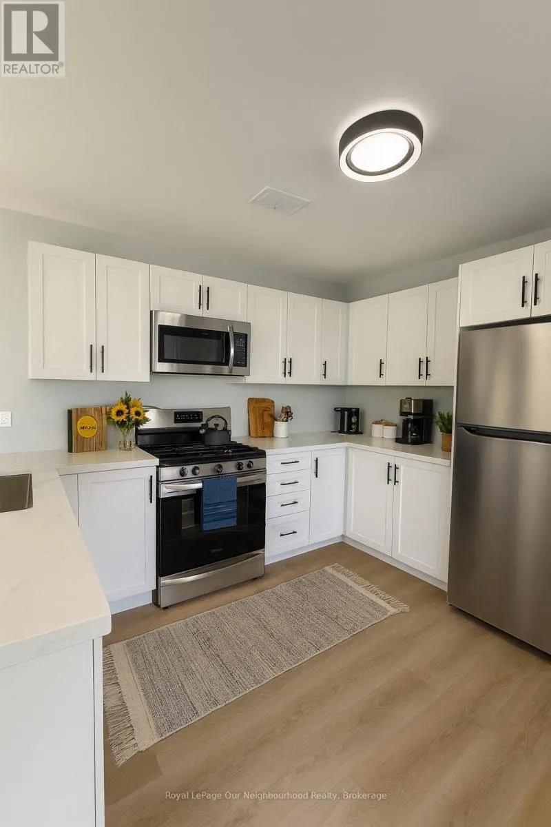 3 - 1123 TOWERHILL COURT, #3