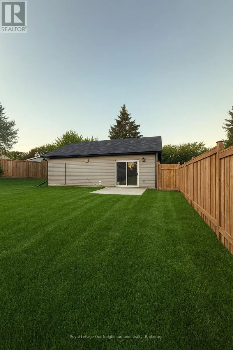 3 - 1123 TOWERHILL COURT, #3