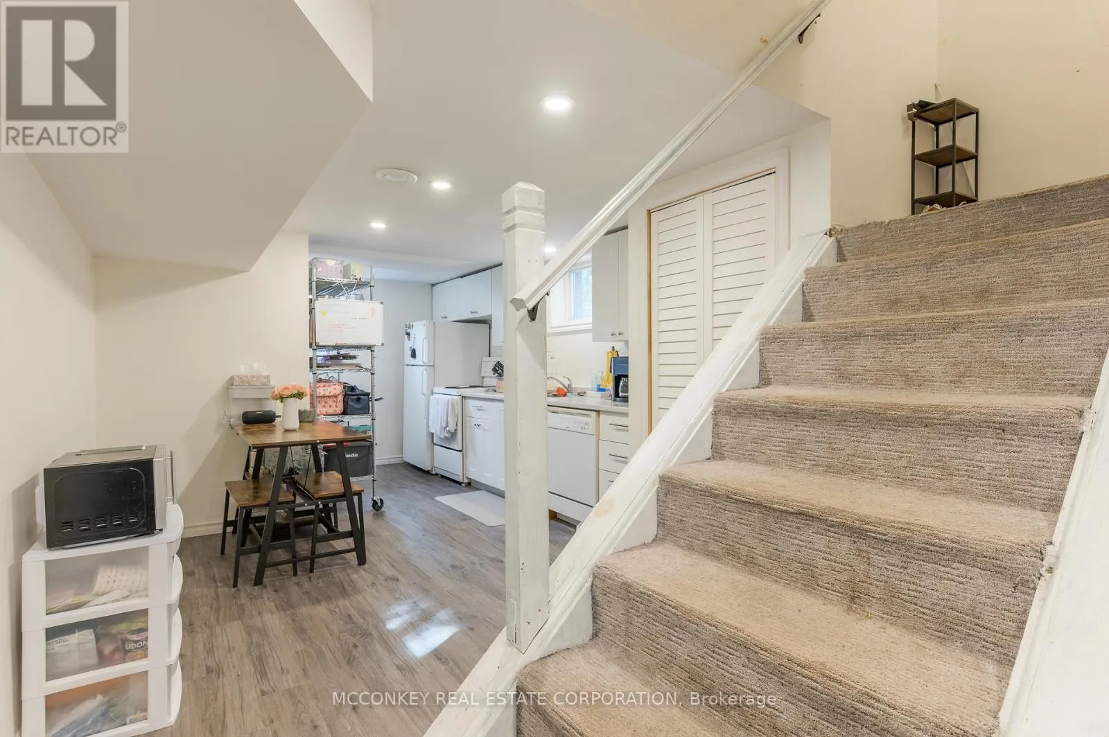 18 DALEVIEW AVENUE