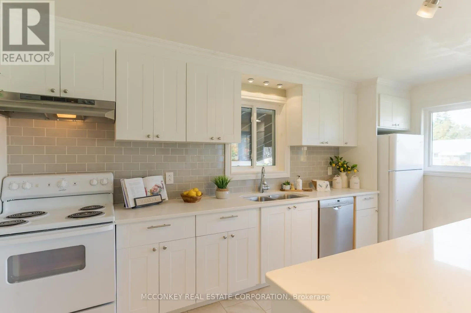 18 DALEVIEW AVENUE