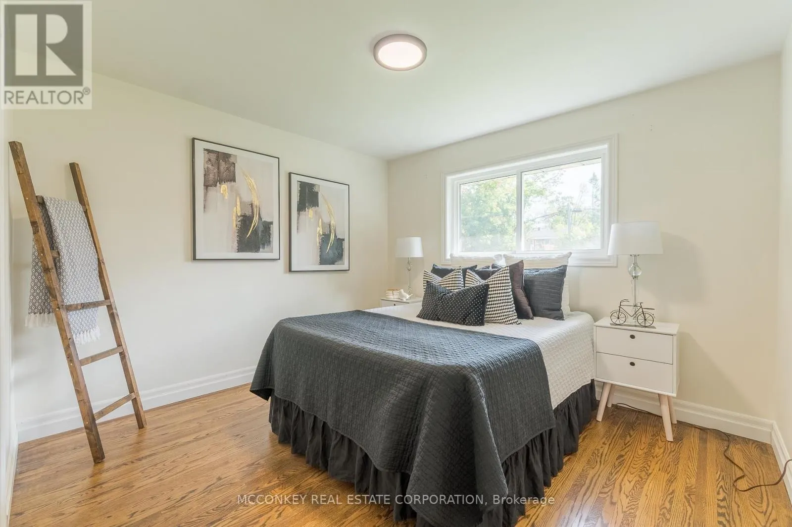 18 DALEVIEW AVENUE