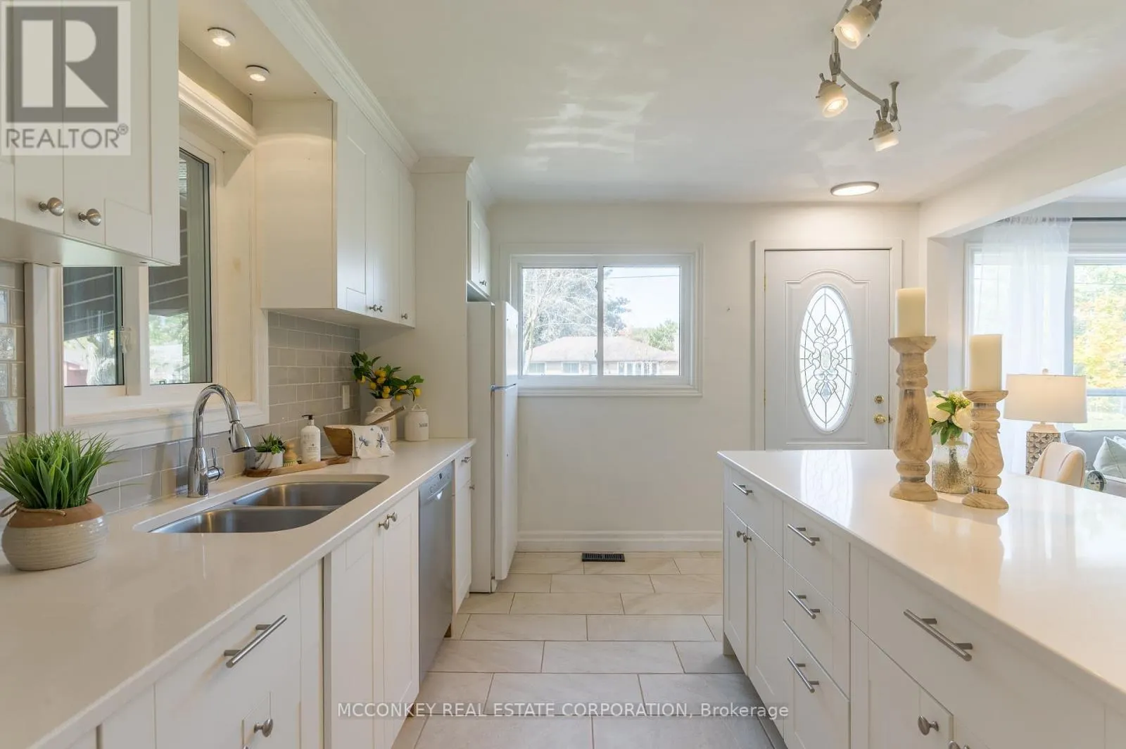 18 DALEVIEW AVENUE