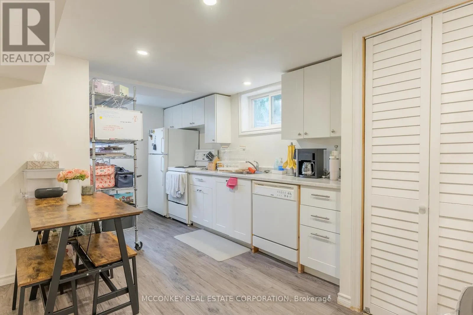 18 DALEVIEW AVENUE