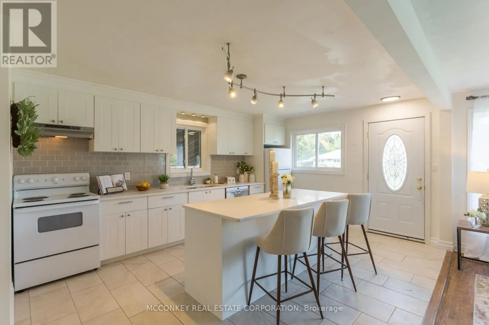 18 DALEVIEW AVENUE