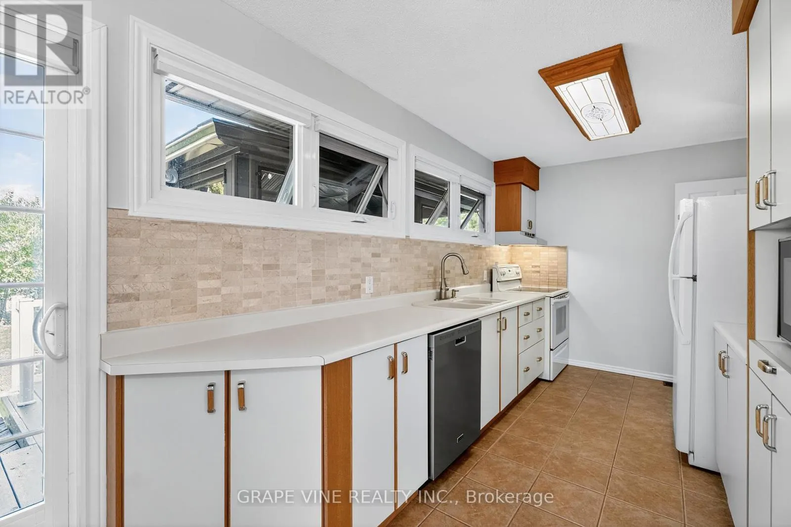 5041 THUNDER ROAD