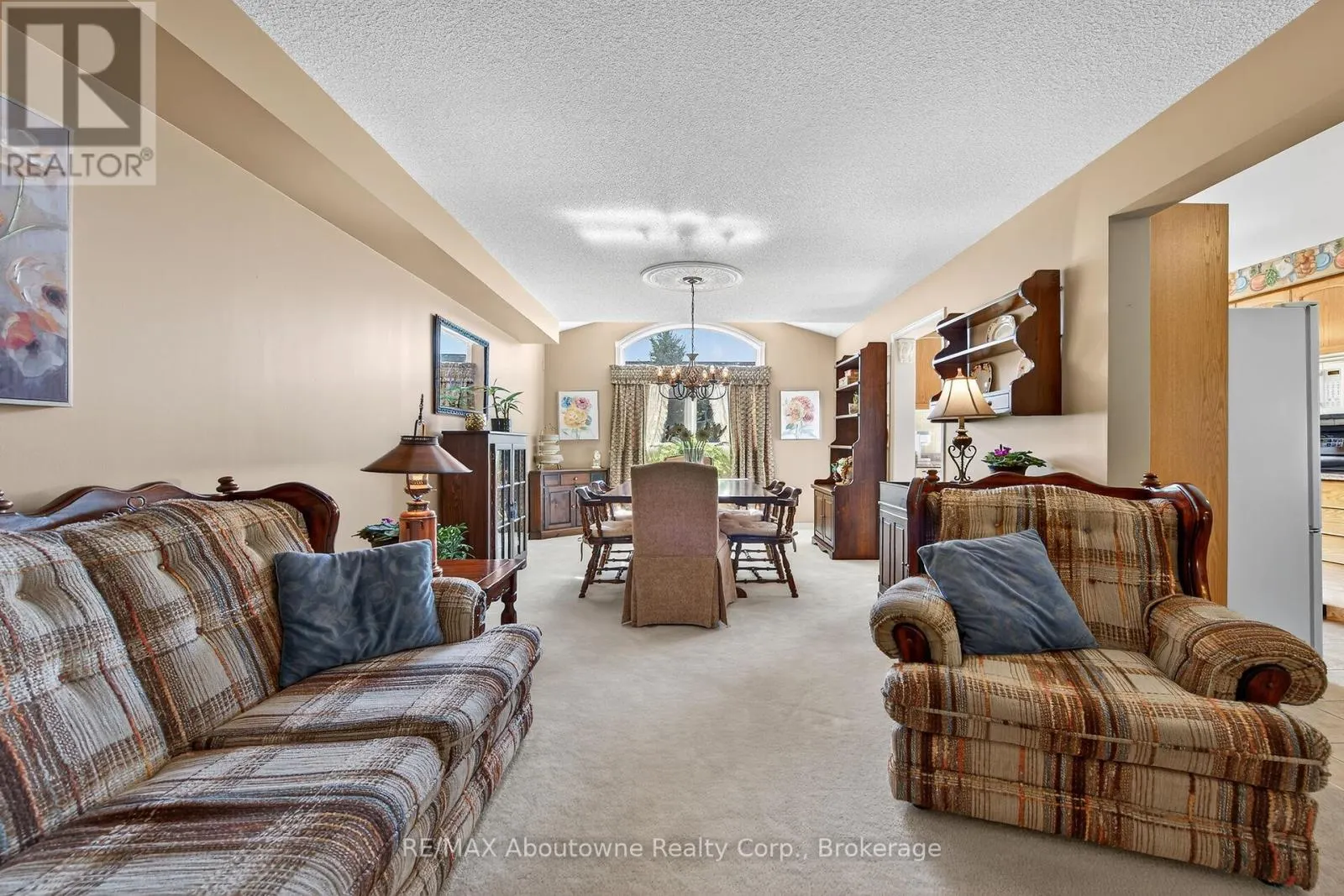 31 ELDERBERRY AVENUE