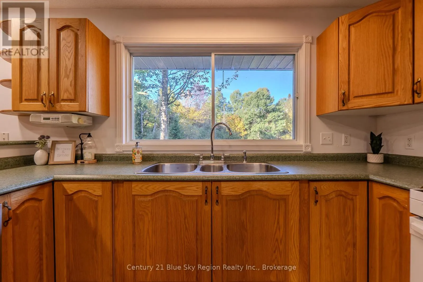 89 SUNRISE BAY DRIVE