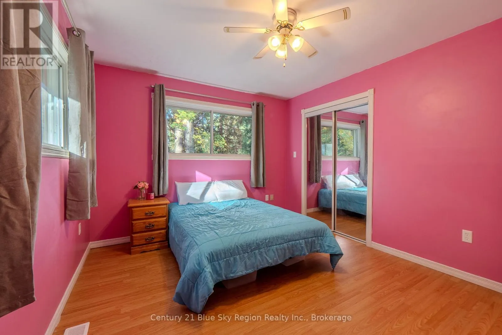 89 SUNRISE BAY DRIVE