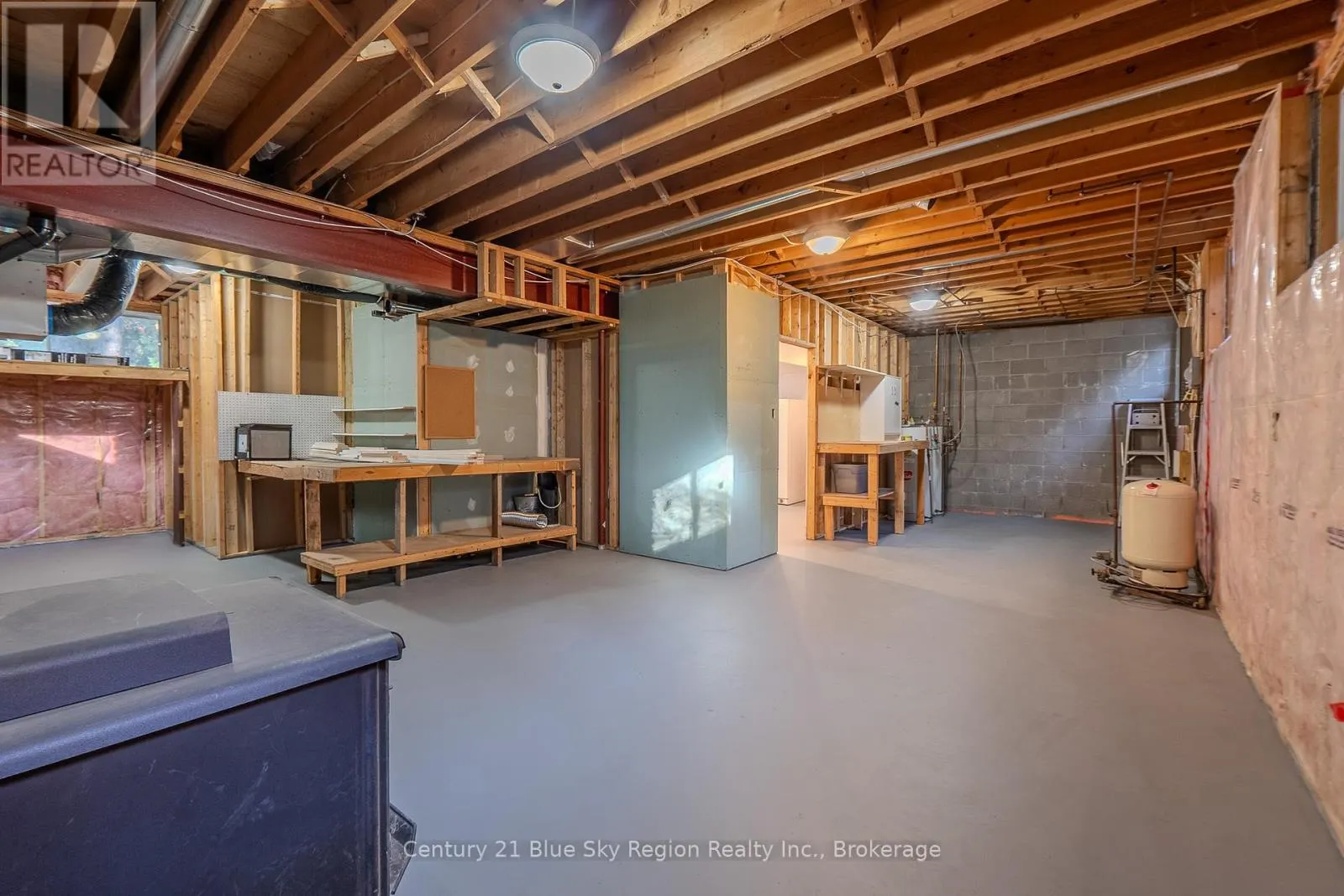 89 SUNRISE BAY DRIVE